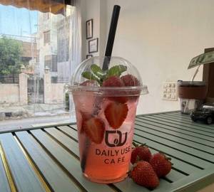 Strawberry iced tea