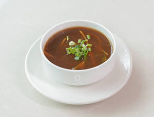 Hot & Sour Veg Soup With Steamed Veg Momos