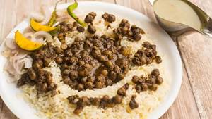 Chole Chawal With Gulab Jamun (1 Pc)