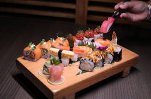 Non Vegetarian Sushi Sampler [ 18 Pcs ]