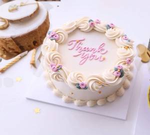 Red Velvet Design Themes Cake