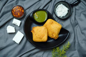 Paneer Pakora with Chutney (2 Pieces)