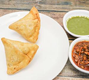 Chole Aloo Samosa (2 Pcs)