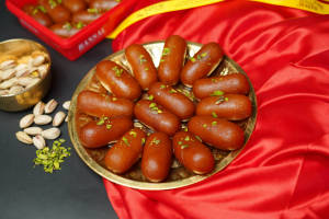 Gulab Jamun Garam (Lambe)