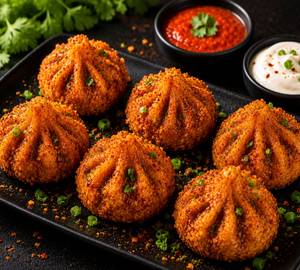 Veg Kurkure Momos [6 Pieces]