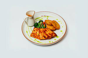 Piri Piri Paprika Cottage Cheese With Italian Rosti Potatoes And Grilled Vegetables