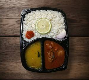 Steam Rice+ Chicken Curry (2Pcs)+ Dal/Sabji+ Pickles/Chutney+ Lemon+Onion