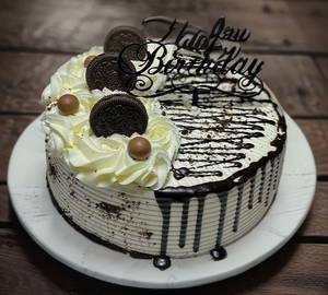 Happy Birthday Oreo Design Cake