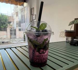 Blueberry mojito