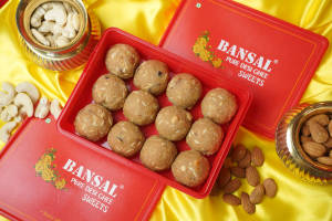 Atta Goond Laddu