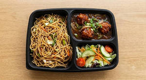 Noodles & Chilli Chicken(3 Pieces)+ Salad Mini  Box