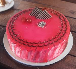 1Kg Strawberry Cool Cake
