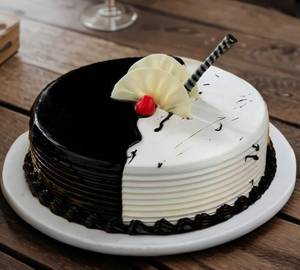 Chocolate Vanilla Cake