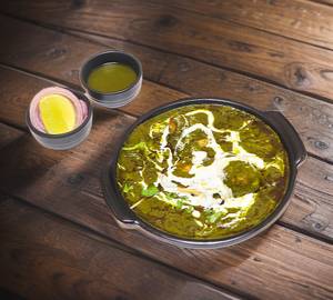Lazeez Murgh Saag
