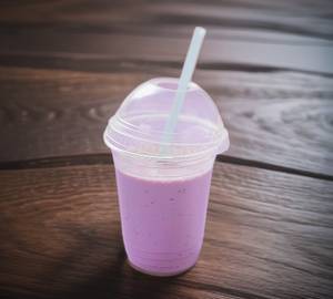 Blue berry milk shake