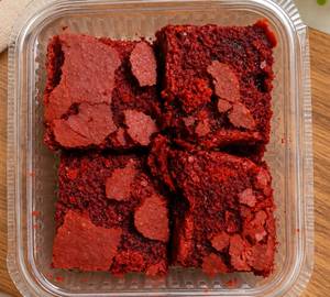 Red Velvet Brownie (4 Piece)