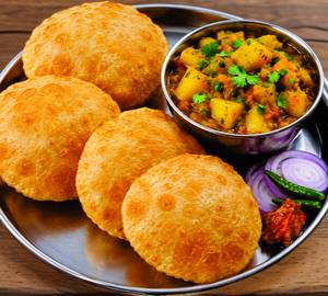No Onion No Garlic Aloo Ki Sabji + 4 Poori + Salad