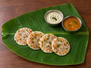 Coin Onion carrot  Oothappam { 4 Piece }