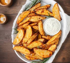 Potatoes Wedges With Mayonnaise Dipping