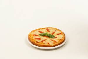 Classic Margherita Pizza Melange