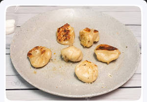 Veg Pan Fried Momos