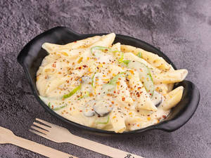White Sauce Pasta