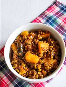 Matki curry