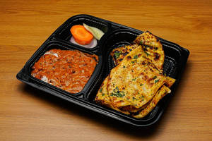 Dal Makhani With Amritsari Kulcha