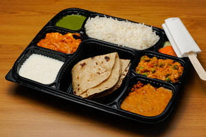 Premium Phulka Thali With Rice