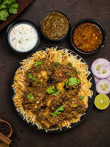 B&b SPL Chicken Nalla Vepudu Biryani