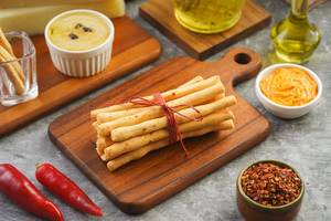 Mixed Herb Cheddar Grissini