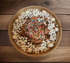 Milk chocolate [bowl cake]