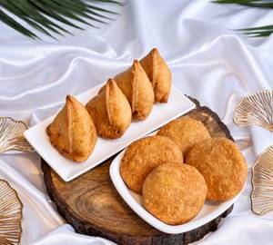 Samosa [4 Pieces]+Dal Kachori [4 Pieces]