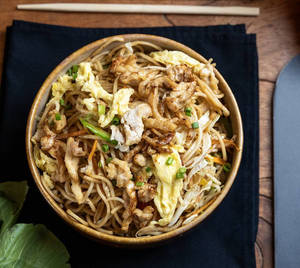 Wok Tossed Hakka Style Noodles With Pork