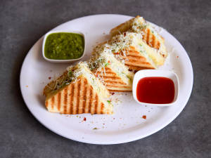 Veg N Cheese Sandwich