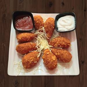 Kurkure Paneer Momos (8 Pieces)