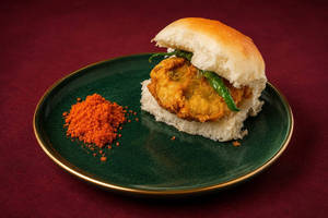 Jumbo Vada Pav