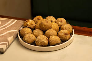 Goond Mewa Laddu