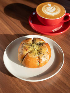 Pull-apart Pesto Brioche Bun(green Sauce)
