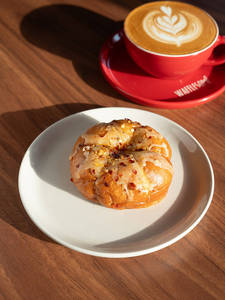 Pull-apart Garlic Fromage Brioche Bun(cheese With Chilli Flakes)