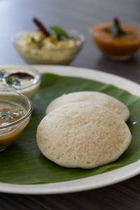 Plain Idli