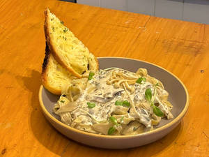 Mushroom Noir Fettucini