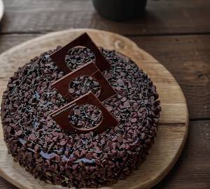 Choco chips cake