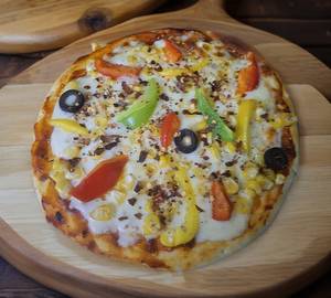 Capsicum,Onion Pizza