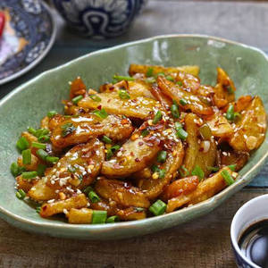 Honey Chilli Potato With Sesame