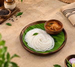 5 Idiyappam With Chicken Curry