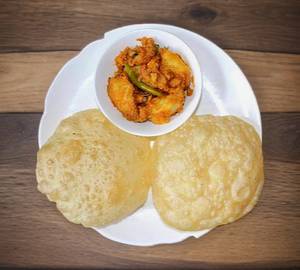 Puri (4 PC) & Aloo Dum