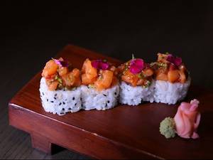 Spicy Salmon Roll [ non veg ]
