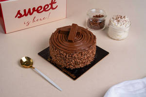 Kitkat Bento Cake