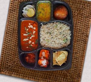 Al Karam Special  Deluxe Paneer Thali